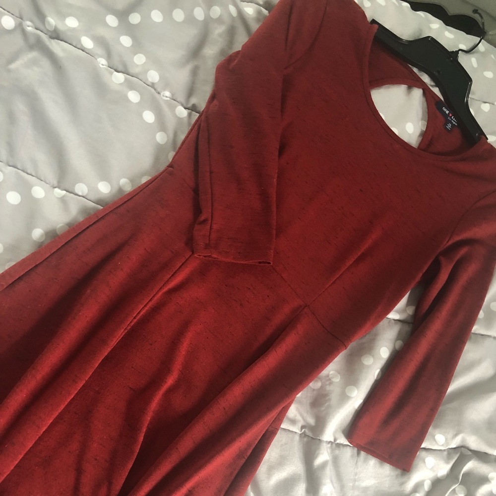 Short Maroon/Red 3/4 Sleeve Dress